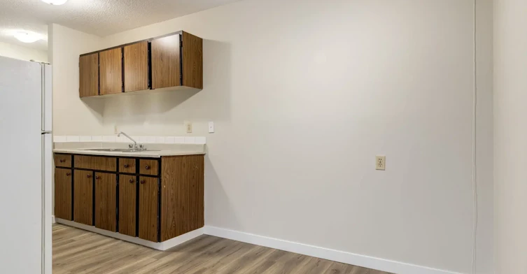 109-11530 124 Street NW, Edmonton, AB, T5M 0K6 - 5