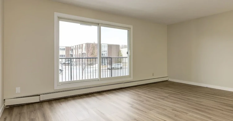 109-11530 124 Street NW, Edmonton, AB, T5M 0K6