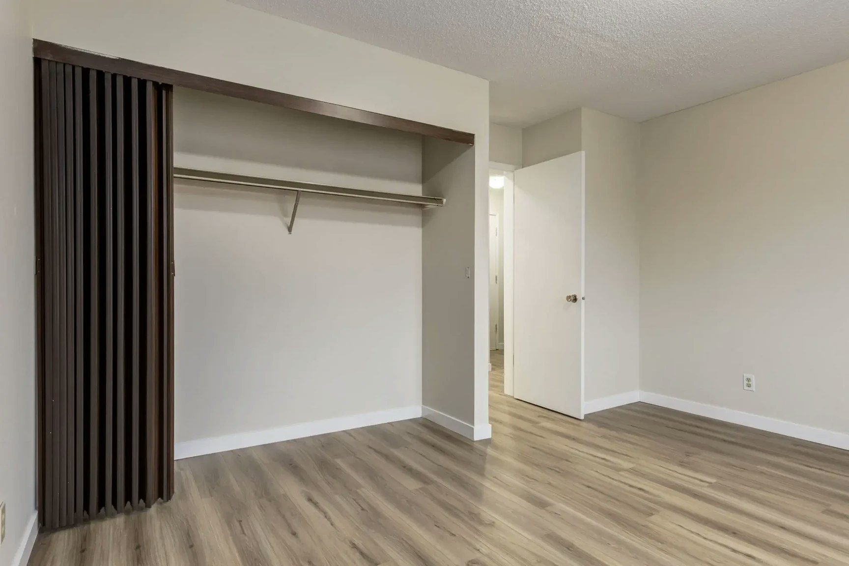 109-11530 124 Street NW, Edmonton, AB, T5M 0K6 - 12