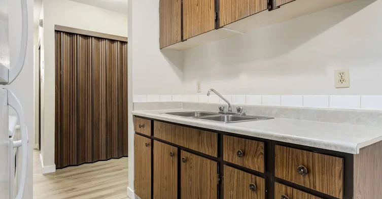 207-11530 124 Street NW, Edmonton, AB, T5M 0K6 - 7