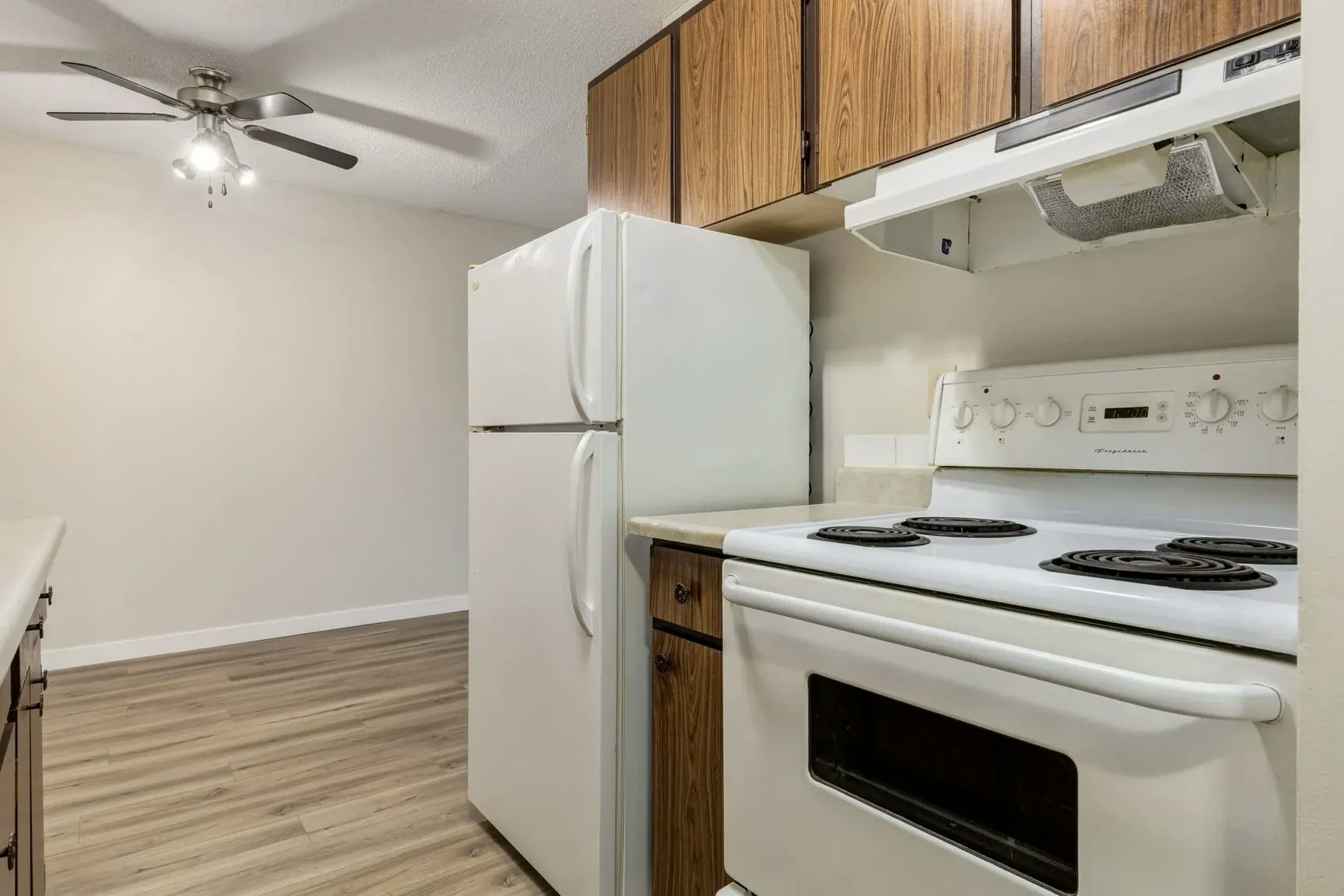 207-11530 124 Street NW, Edmonton, AB, T5M 0K6 - 3