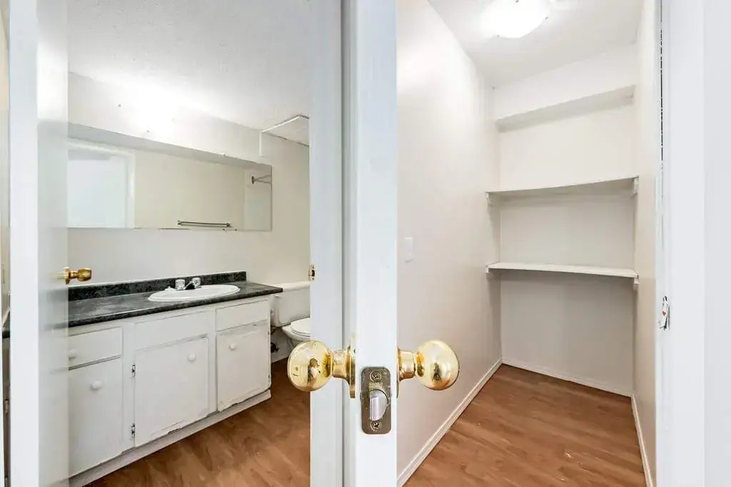 302-1027 3 Avenue E, Brooks, AB, T1R 0S6 - 7
