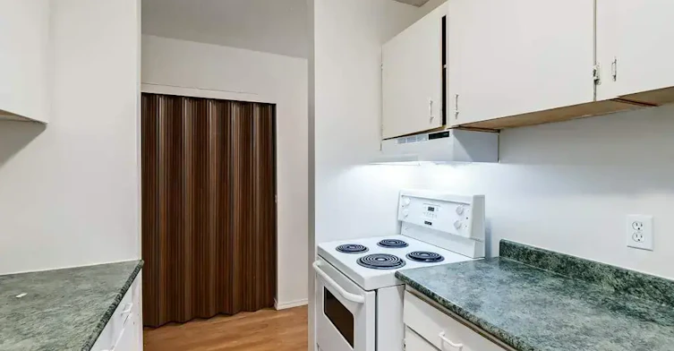 302-1027 3 Avenue E, Brooks, AB, T1R 0S6 - 6