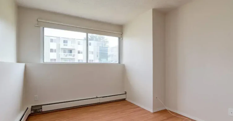 204-1039 3rd Avenue E, Brooks, AB, T1R 0K3