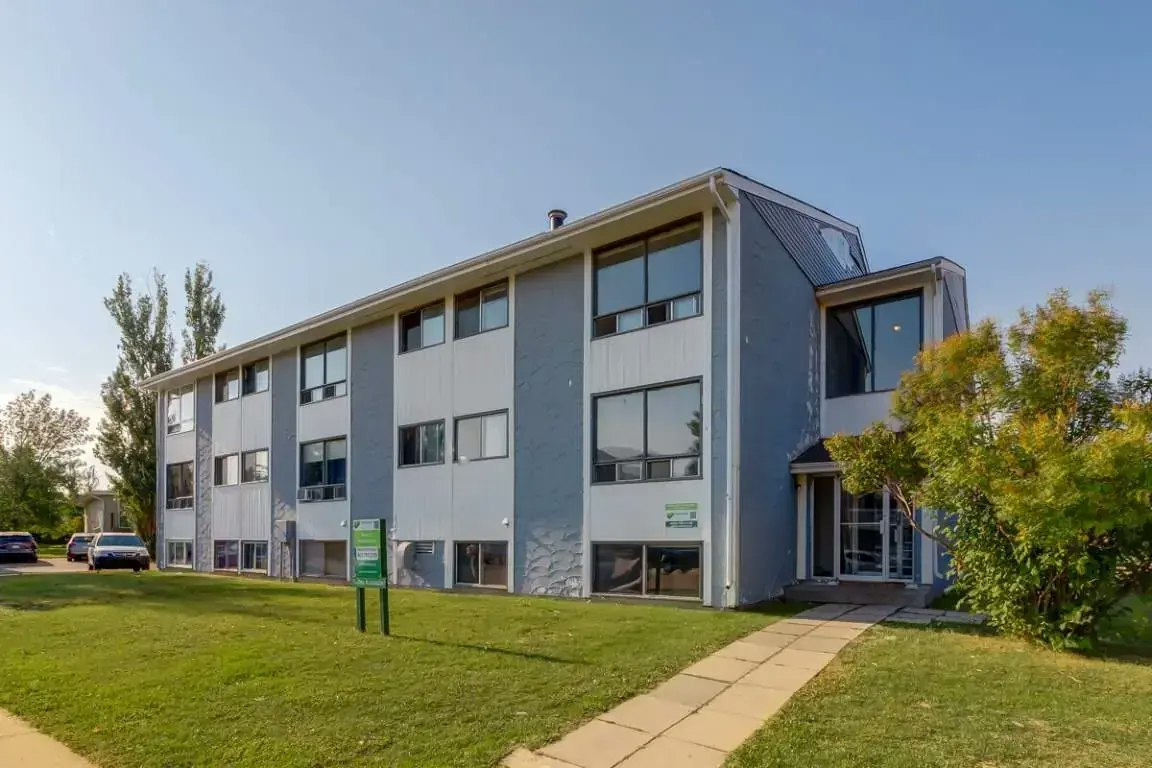 304-1039 3rd Avenue E, Brooks, AB, T1R 0K3