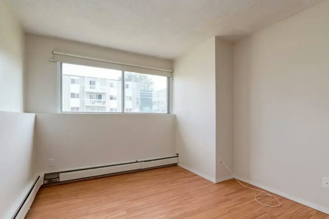 304-1039 3rd Avenue E, Brooks, AB, T1R 0K3 - 2