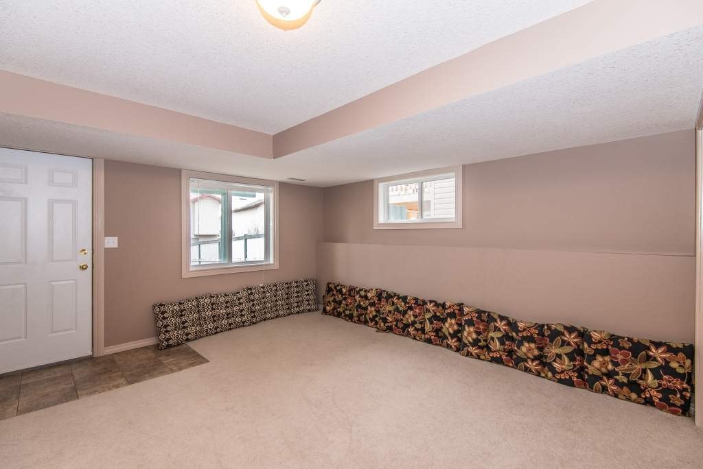 131 Tuscarora Mews NW, Calgary, AB, T3L 2H4 - 13