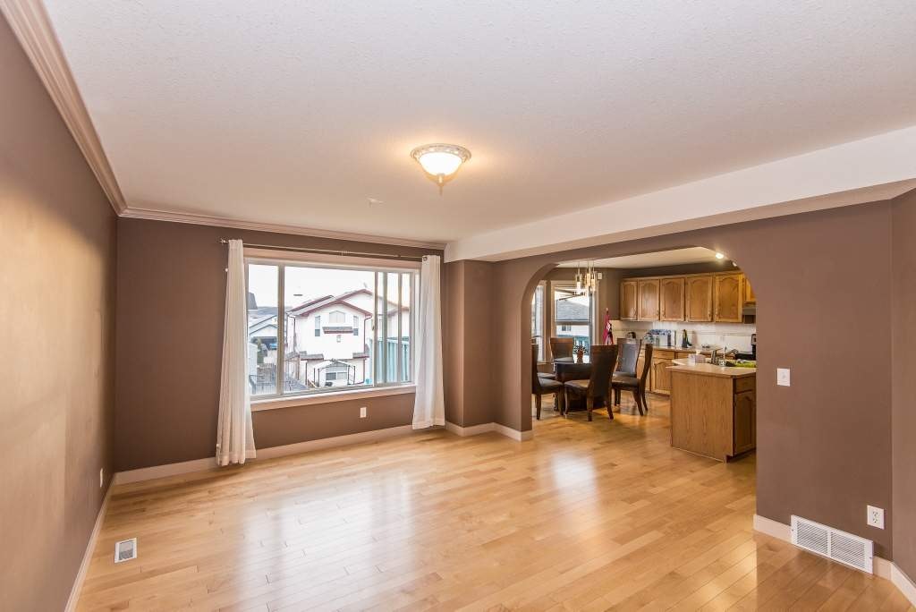 131 Tuscarora Mews NW, Calgary, AB, T3L 2H4 - 4