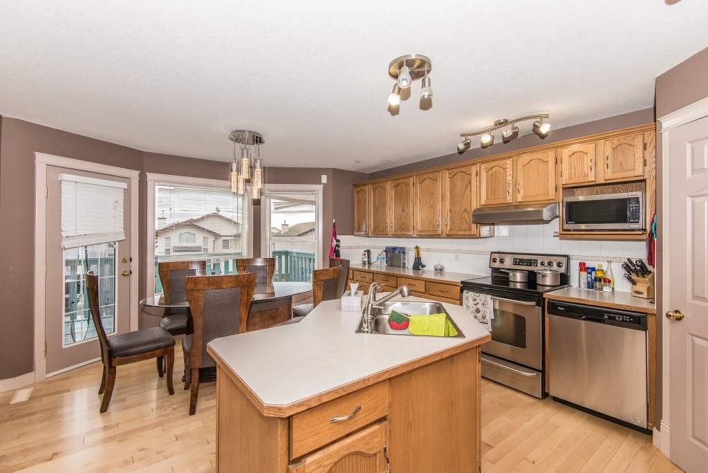 131 Tuscarora Mews NW, Calgary, AB, T3L 2H4 - 2