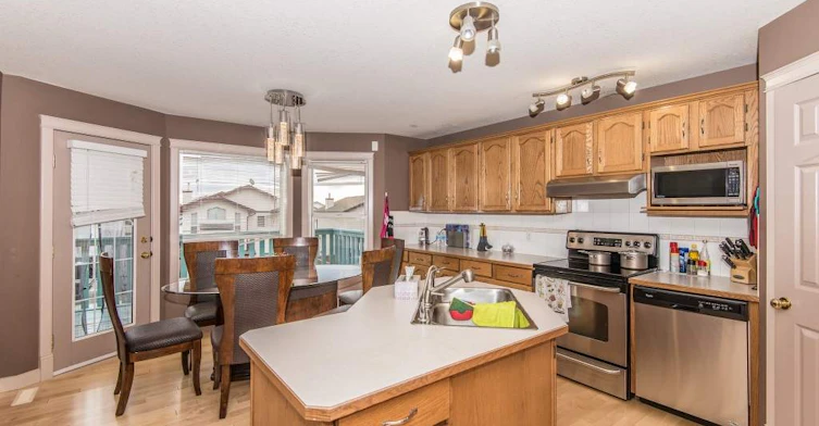 131 Tuscarora Mews NW, Calgary, AB, T3L 2H4 - 2