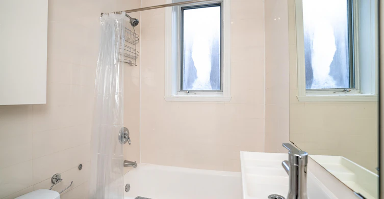 130 Prince Arthur West, Montréal, QC, H2X 2L2 - 7