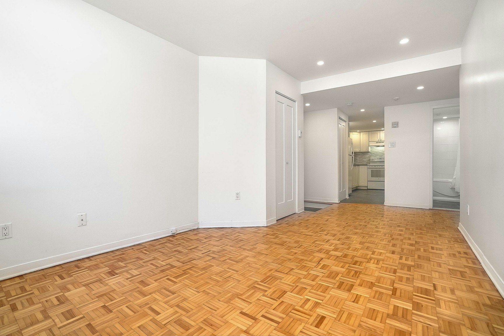 101-2235 Prud'homme Avenue, Montréal, QC, H4A 3H3 - 3