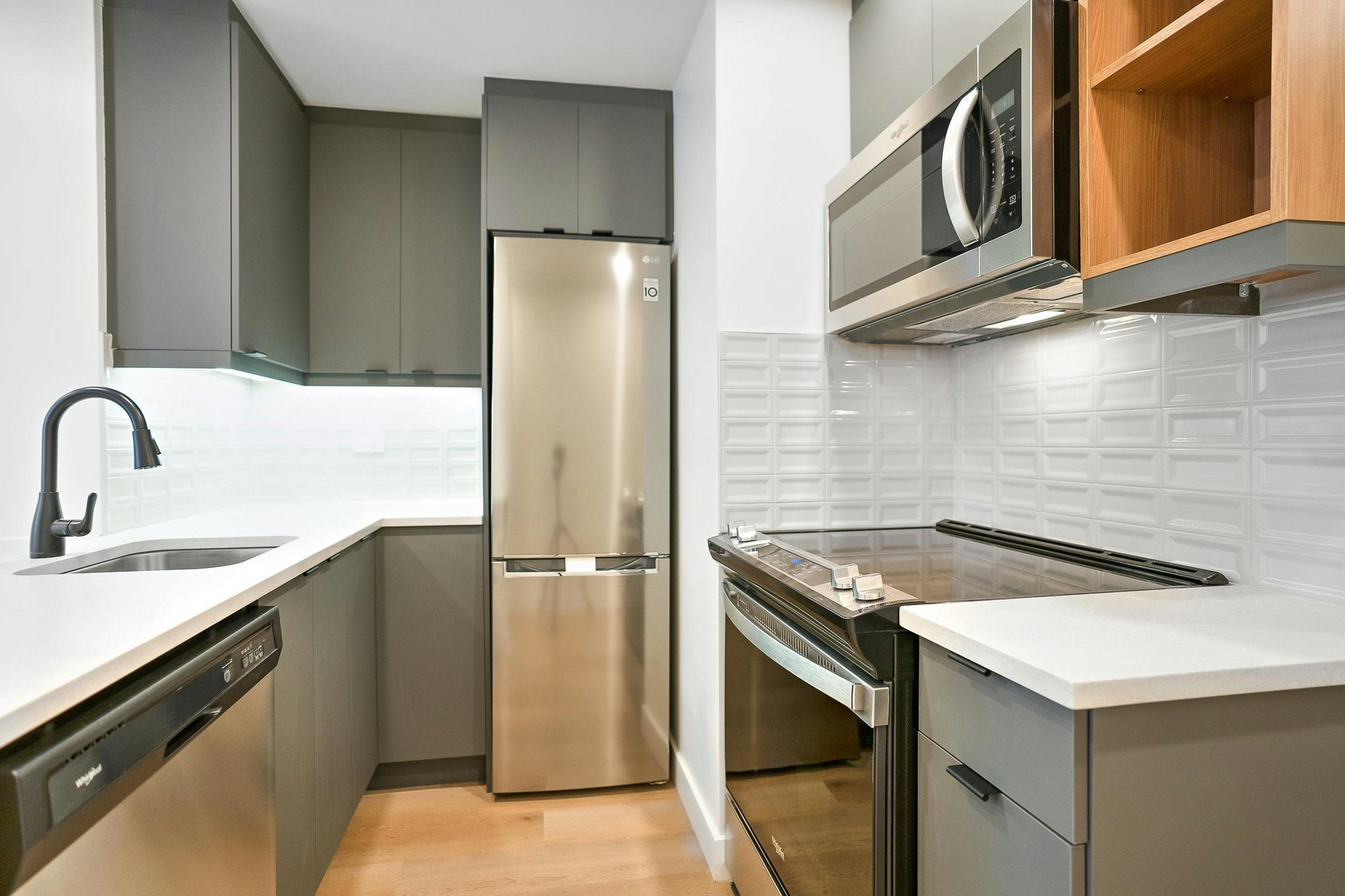 404-2235 Prud'homme Avenue, Montréal, QC, H4A 3H3 - 2