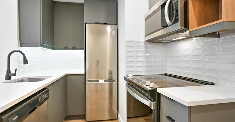 404-2235 Prud'homme Avenue, Montréal, QC, H4A 3H3 - 2