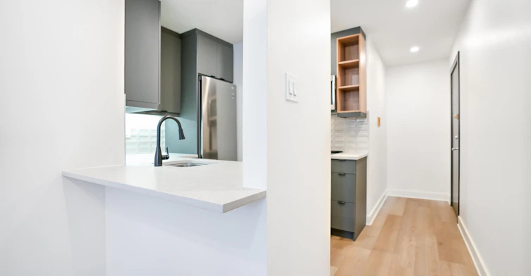 404-2235 Prud'homme Avenue, Montréal, QC, H4A 3H3 - 4