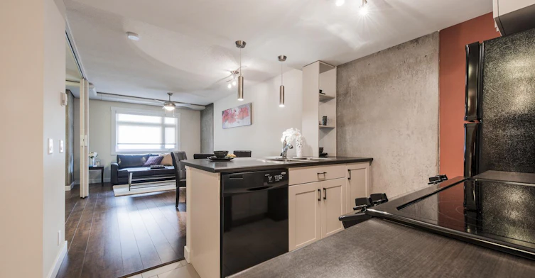 10047 109 Street NW, Edmonton, AB, T5J 0C6 - 5
