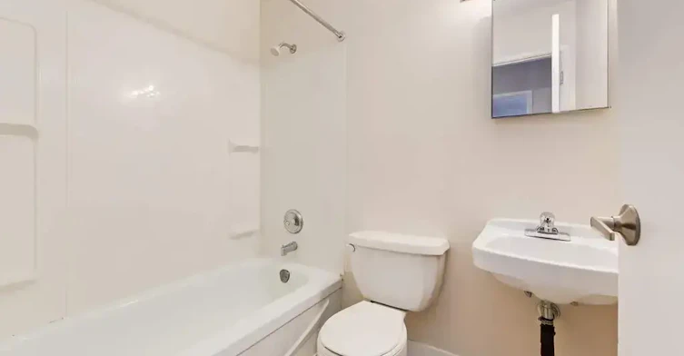 10-721 1st Avenue NW, Swift Current, SK, S9H 4R9 - 7