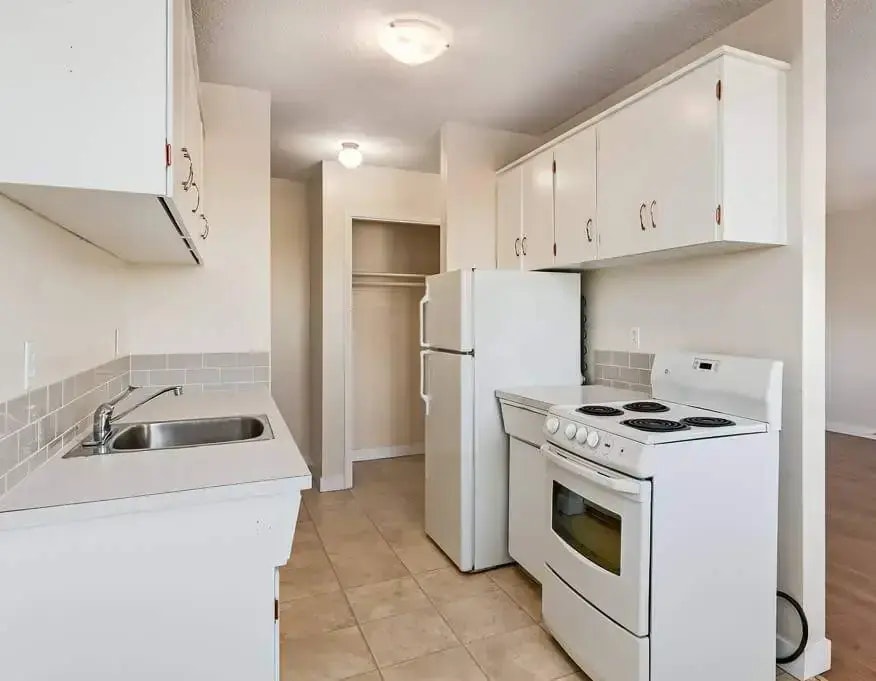 10-721 1st Avenue NW, Swift Current, SK, S9H 4R9 - 6