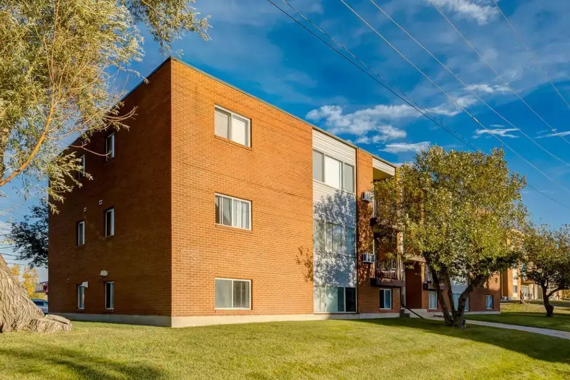 10-721 1st Avenue NW, Swift Current, SK, S9H 4R9 - 10