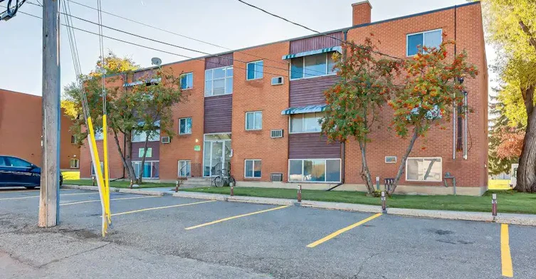 10-721 1st Avenue NW, Swift Current, SK, S9H 4R9 - 11