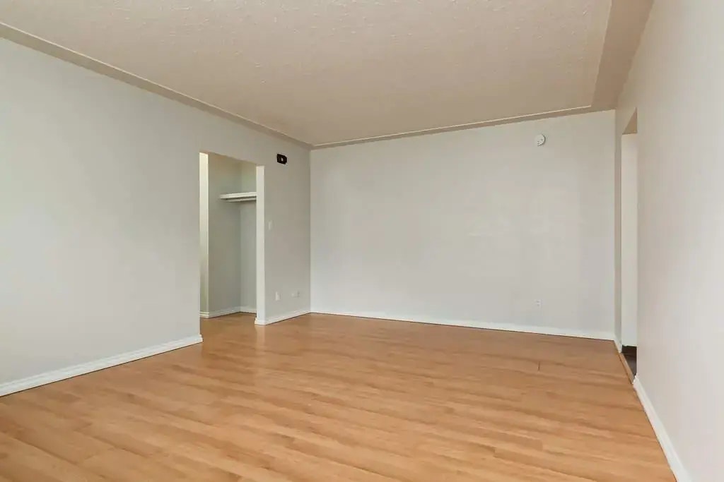 103-10637 105 Street NW, Edmonton, AB, T5H 2X1 - 7