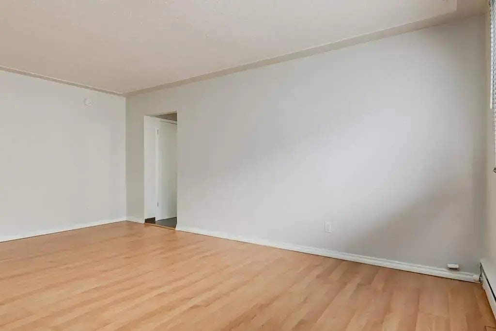 103-10637 105 Street NW, Edmonton, AB, T5H 2X1 - 8
