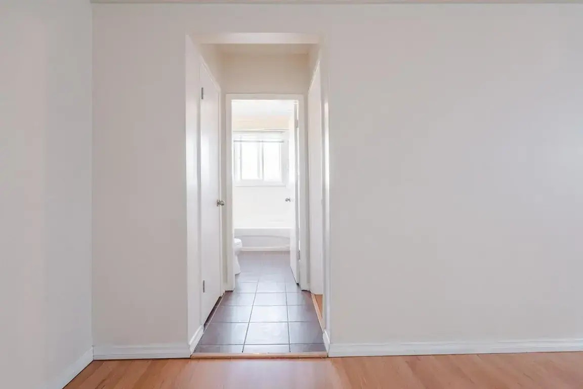 103-10637 105 Street NW, Edmonton, AB, T5H 2X1 - 24