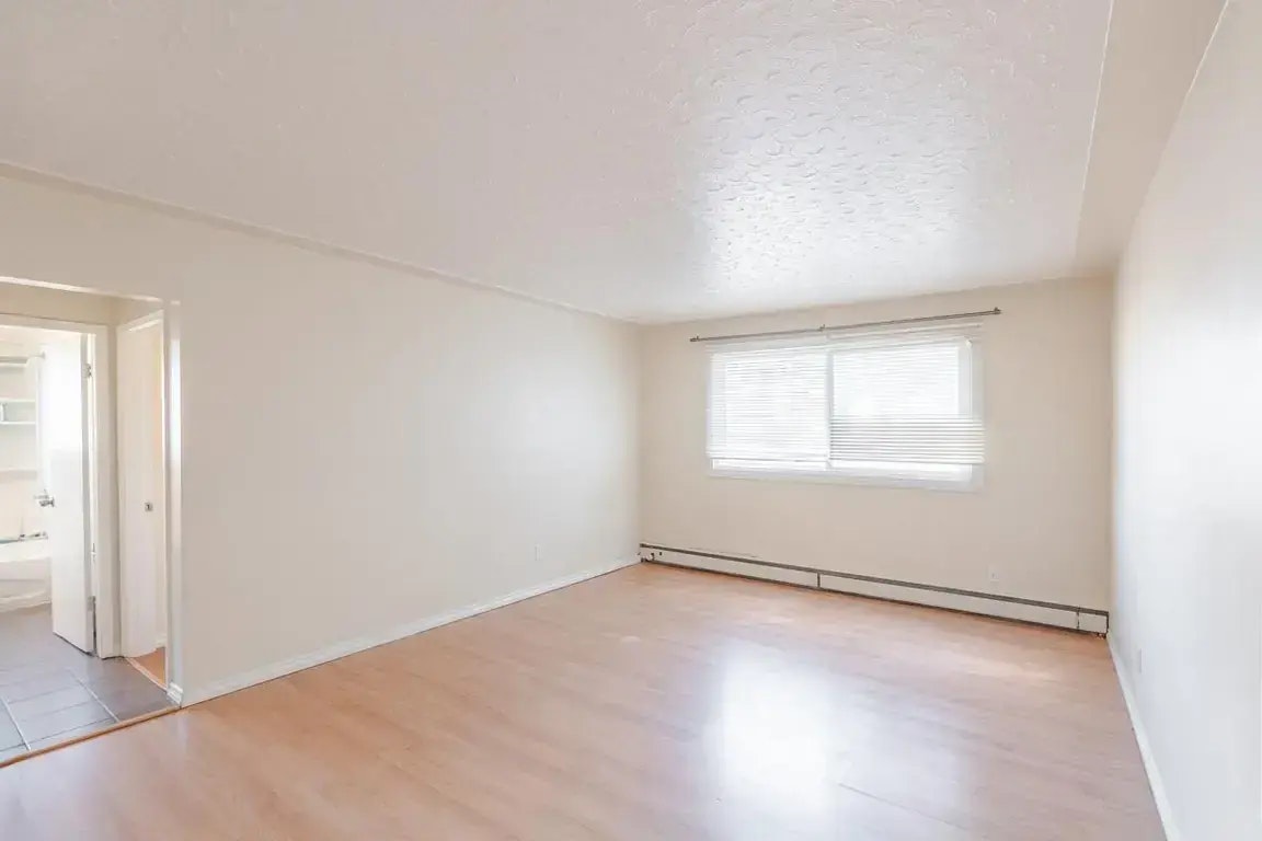 103-10637 105 Street NW, Edmonton, AB, T5H 2X1 - 21