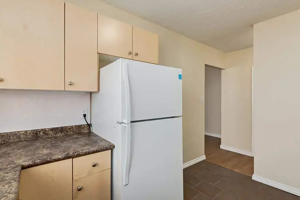 103-10637 105 Street NW, Edmonton, AB, T5H 2X1 - 4