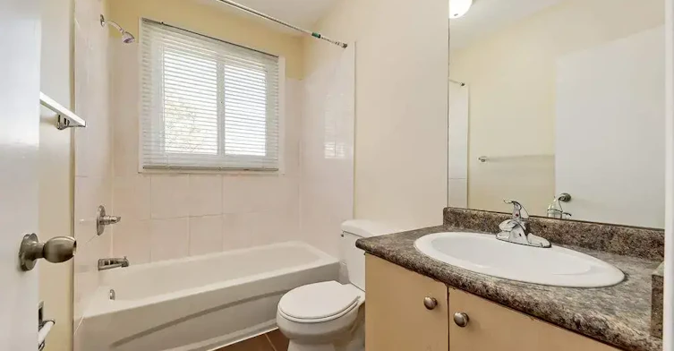 103-10637 105 Street NW, Edmonton, AB, T5H 2X1 - 5