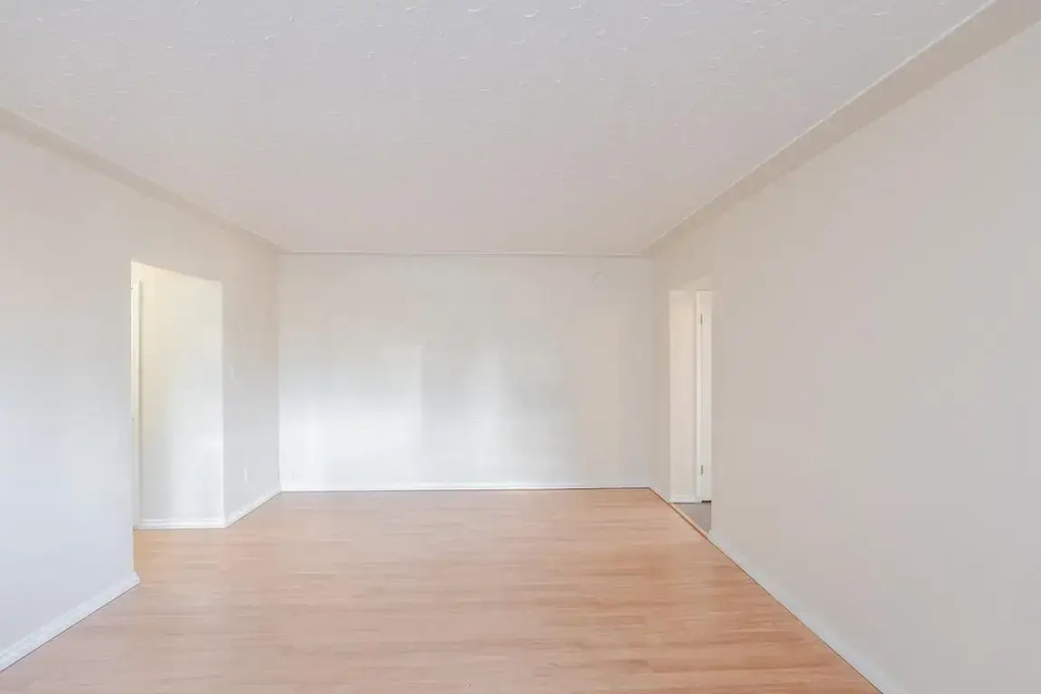 103-10637 105 Street NW, Edmonton, AB, T5H 2X1 - 20