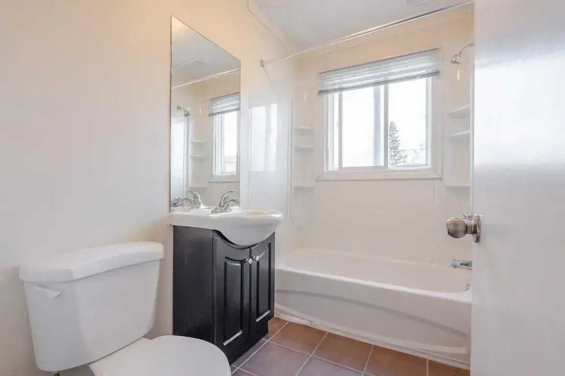 103-10637 105 Street NW, Edmonton, AB, T5H 2X1 - 28