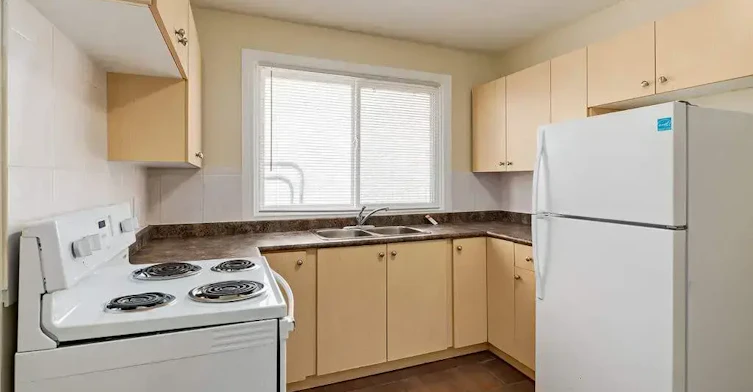 103-10637 105 Street NW, Edmonton, AB, T5H 2X1 - 3