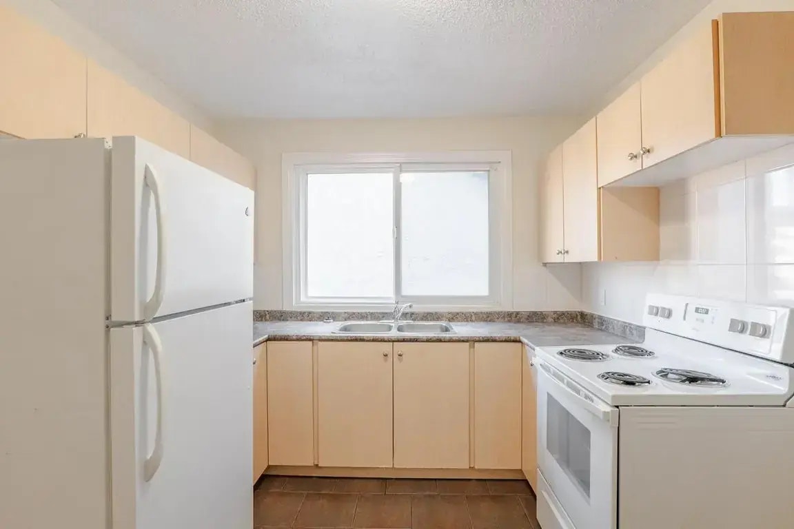 103-10637 105 Street NW, Edmonton, AB, T5H 2X1 - 16