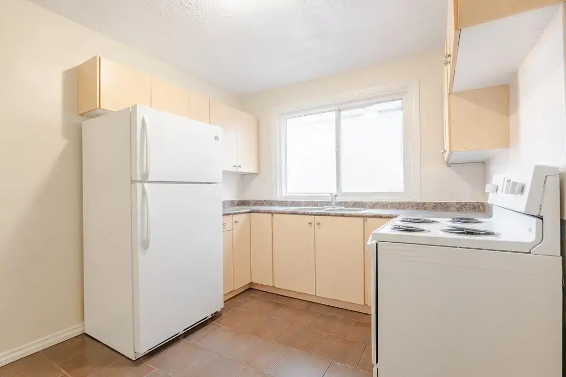 103-10637 105 Street NW, Edmonton, AB, T5H 2X1 - 15