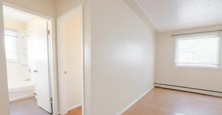 103-10637 105 Street NW, Edmonton, AB, T5H 2X1 - 23