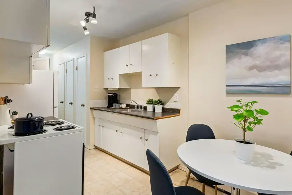 104-11008 83 Street NW, Edmonton, AB, T5H 1M3 - 2