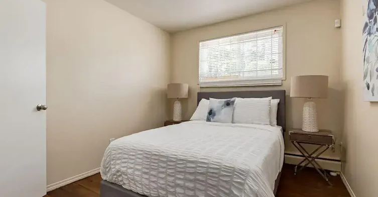 202-11008 83 Street NW, Edmonton, AB, T5H 1M3 - 9
