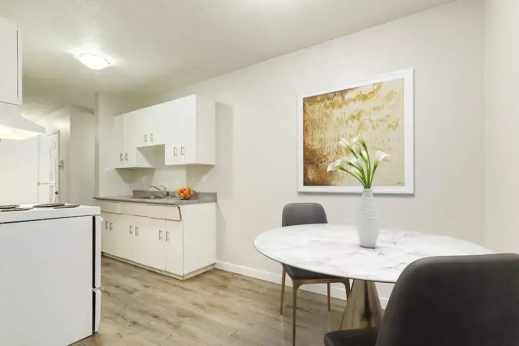 204-11008 83 Street NW, Edmonton, AB, T5H 1M3 - 5