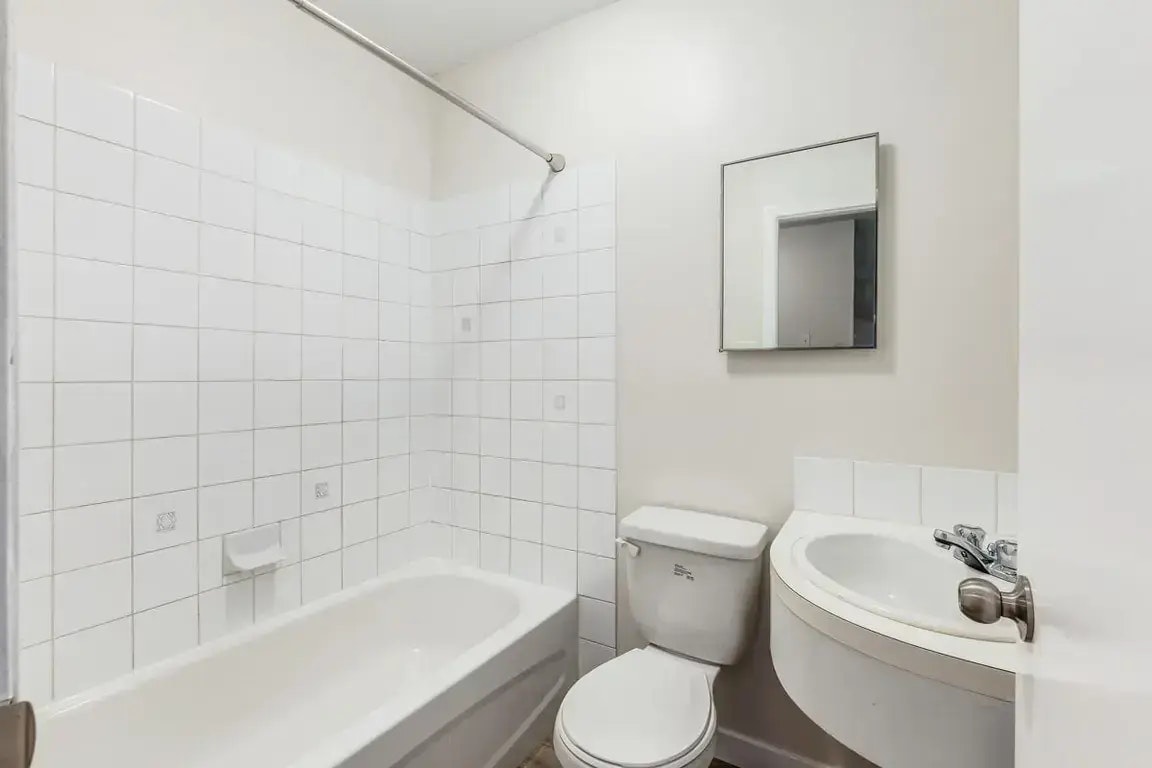 204-11008 83 Street NW, Edmonton, AB, T5H 1M3 - 17