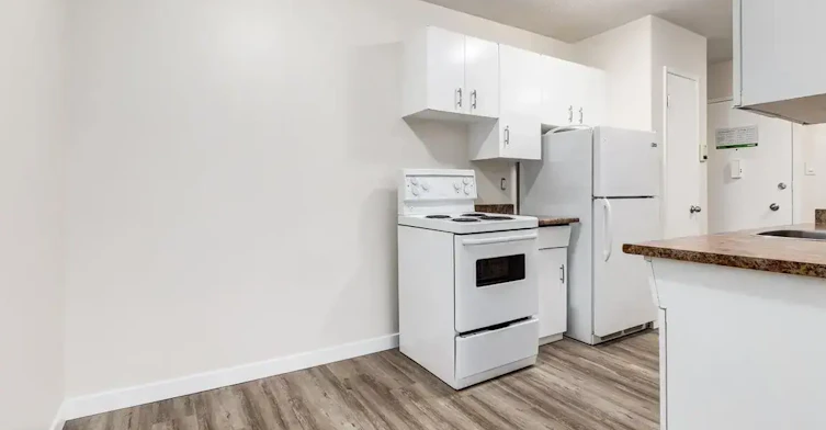 204-11008 83 Street NW, Edmonton, AB, T5H 1M3 - 13