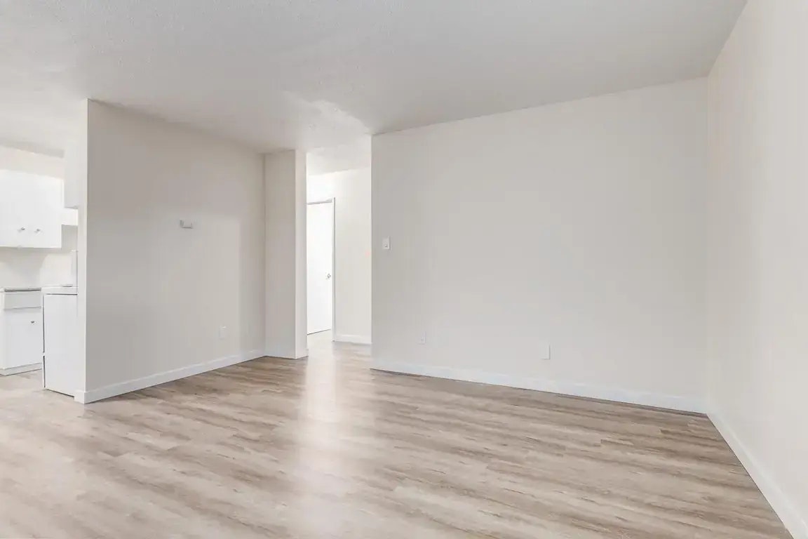 204-11008 83 Street NW, Edmonton, AB, T5H 1M3 - 12