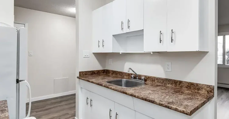 204-11008 83 Street NW, Edmonton, AB, T5H 1M3 - 14