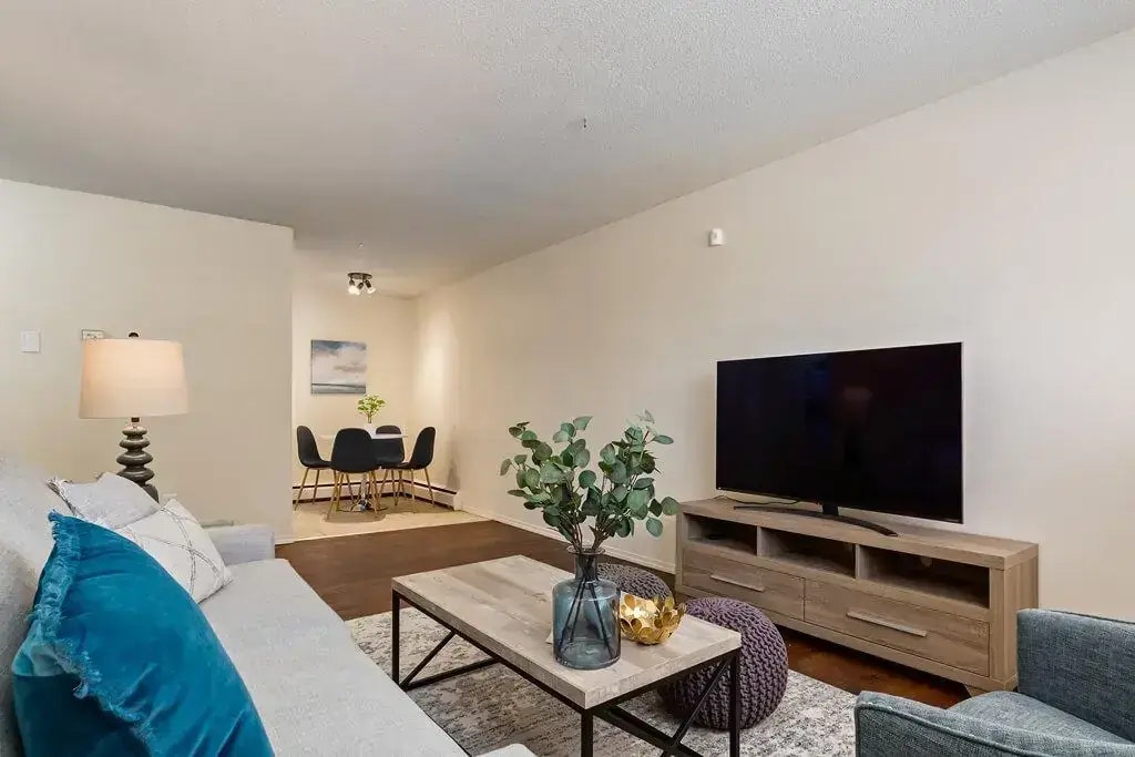 204-11008 83 Street NW, Edmonton, AB, T5H 1M3 - 6
