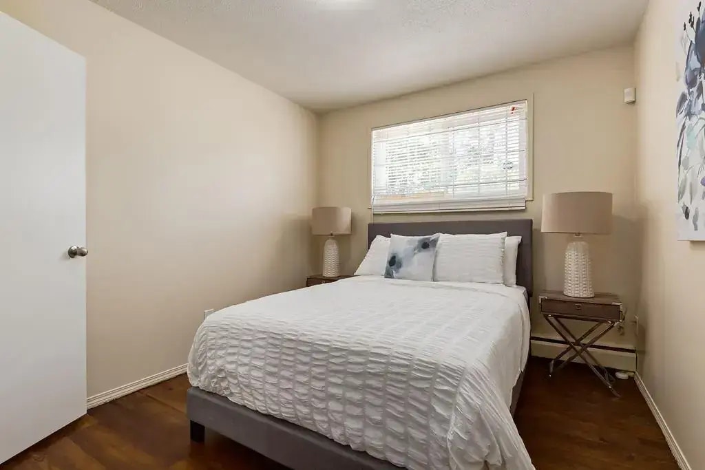 204-11008 83 Street NW, Edmonton, AB, T5H 1M3 - 9