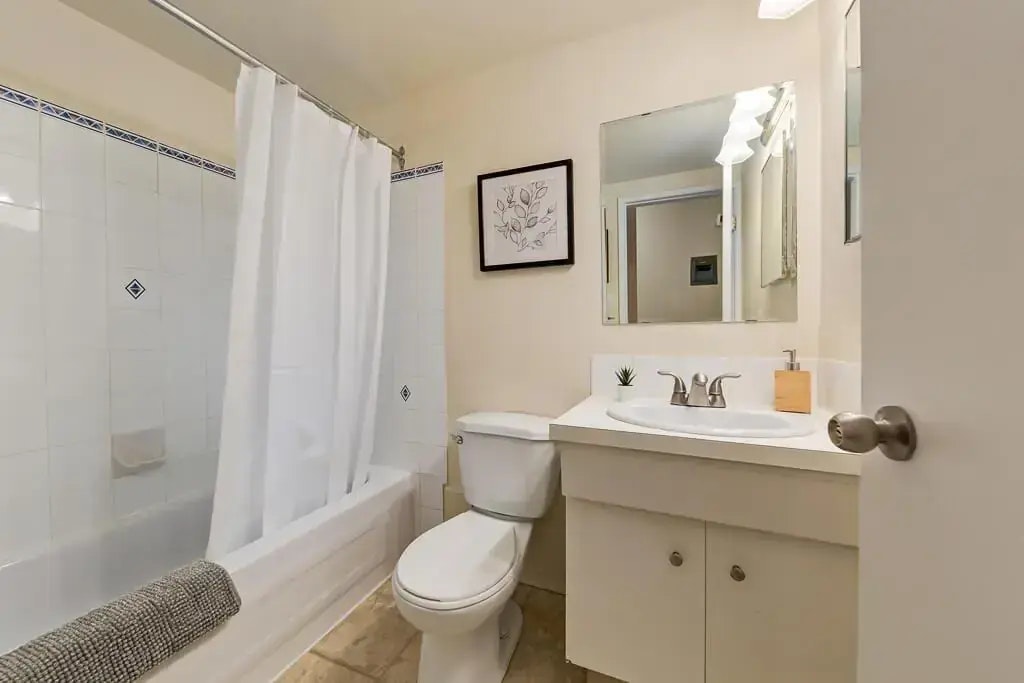 204-11008 83 Street NW, Edmonton, AB, T5H 1M3 - 10
