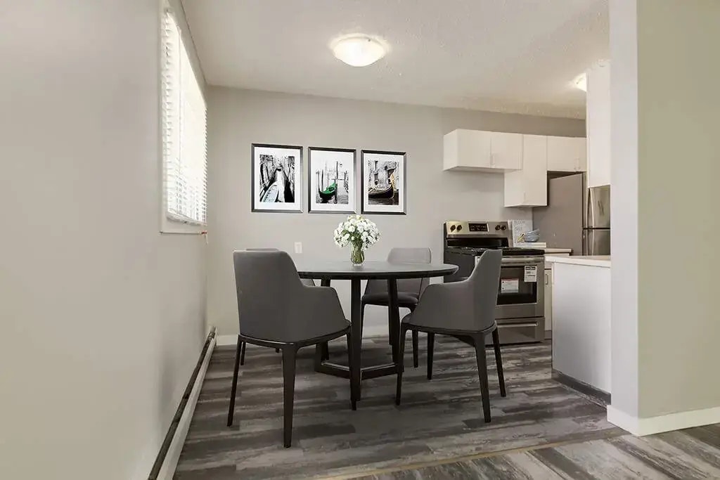 303-10811 113 Street, Edmonton, AB, T5H 3J1 - 3