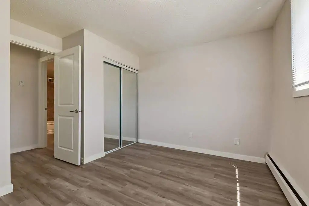 303-10811 113 Street, Edmonton, AB, T5H 3J1 - 8