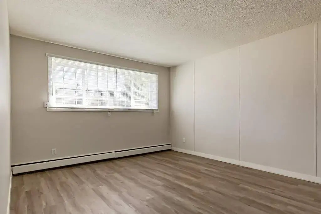 303-10811 113 Street, Edmonton, AB, T5H 3J1 - 6