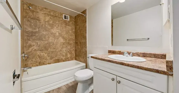 303-10811 113 Street, Edmonton, AB, T5H 3J1 - 9